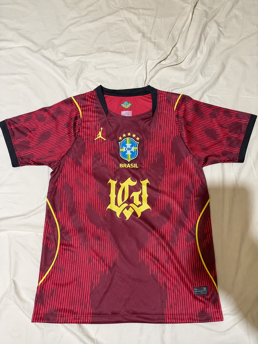 Foto de María Díaz con su camiseta