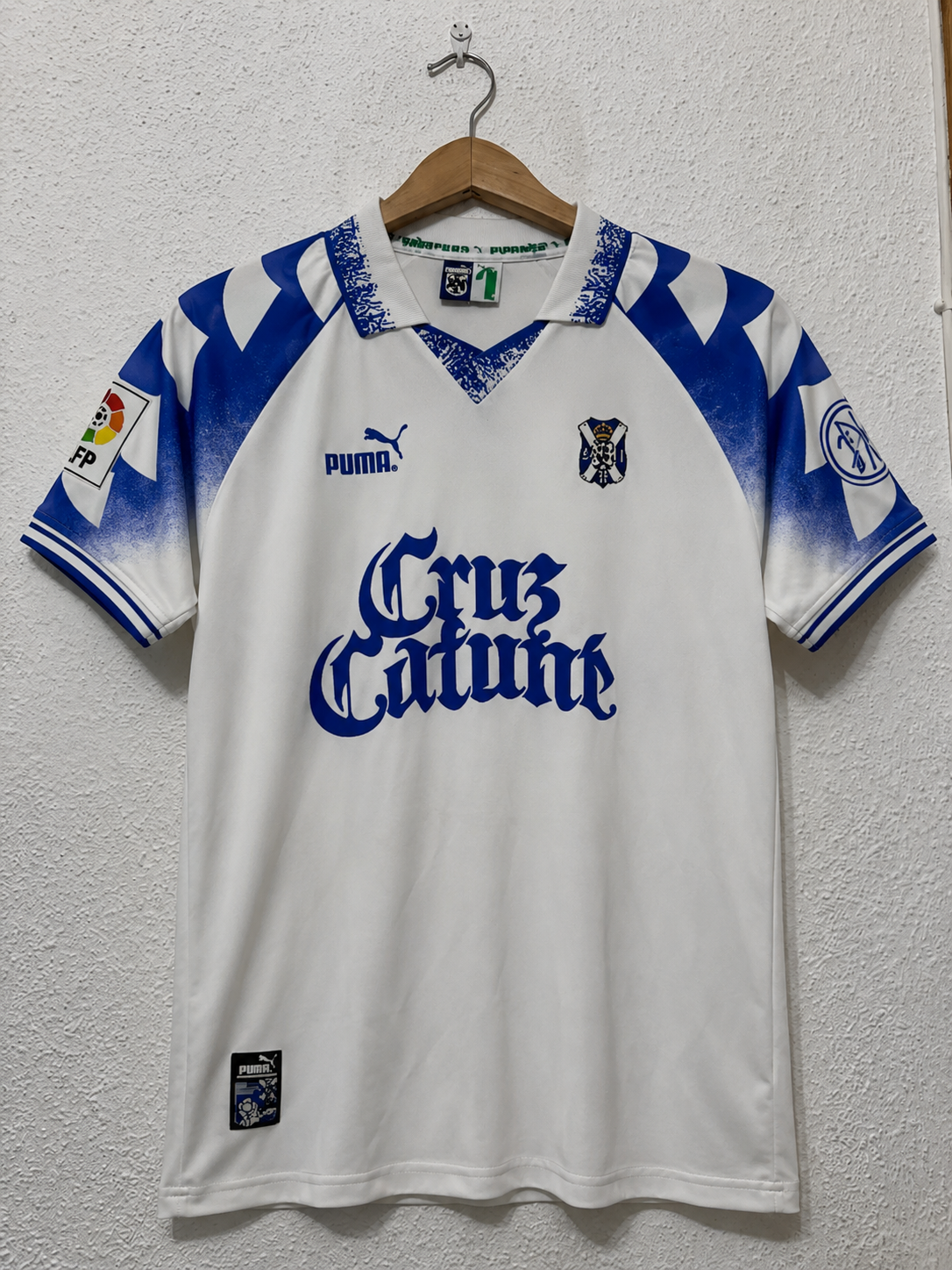 Foto de Elena Sánchez con su camiseta